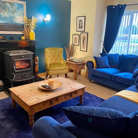 3 Bedroom House Located In Centre Of Carndonagh Exterior foto