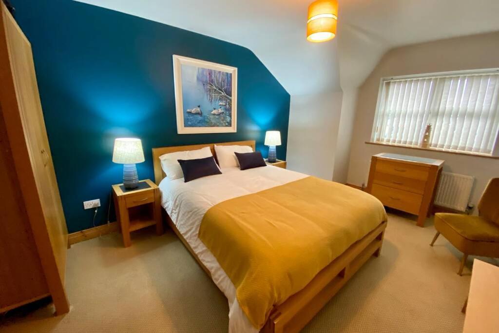 3 Bedroom House Located In Centre Of Carndonagh Exterior foto