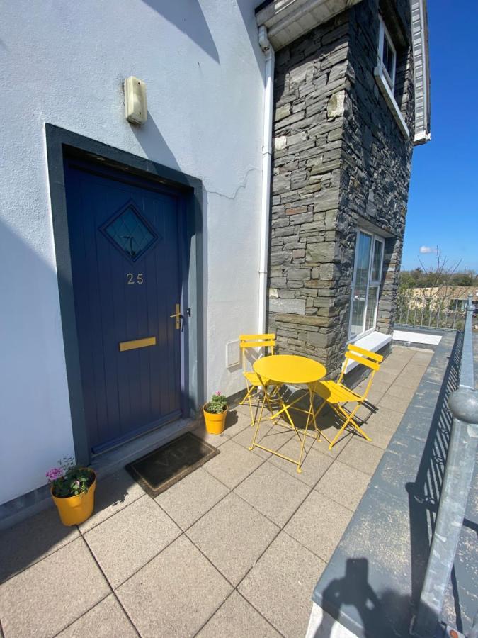3 Bedroom House Located In Centre Of Carndonagh Exterior foto